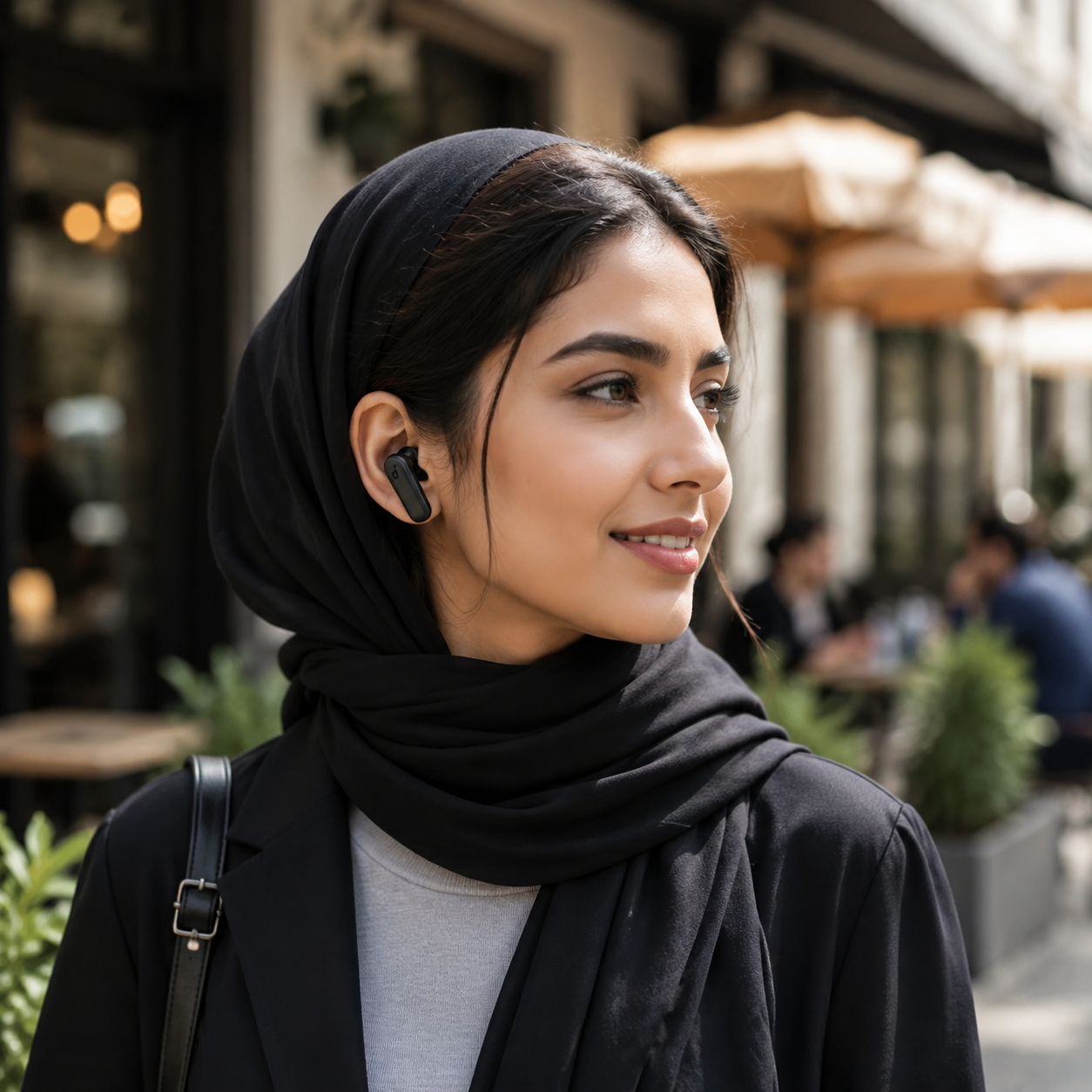 طراحی ارگونومیک ایربادز انکر Soundcore R50i NC در گوش